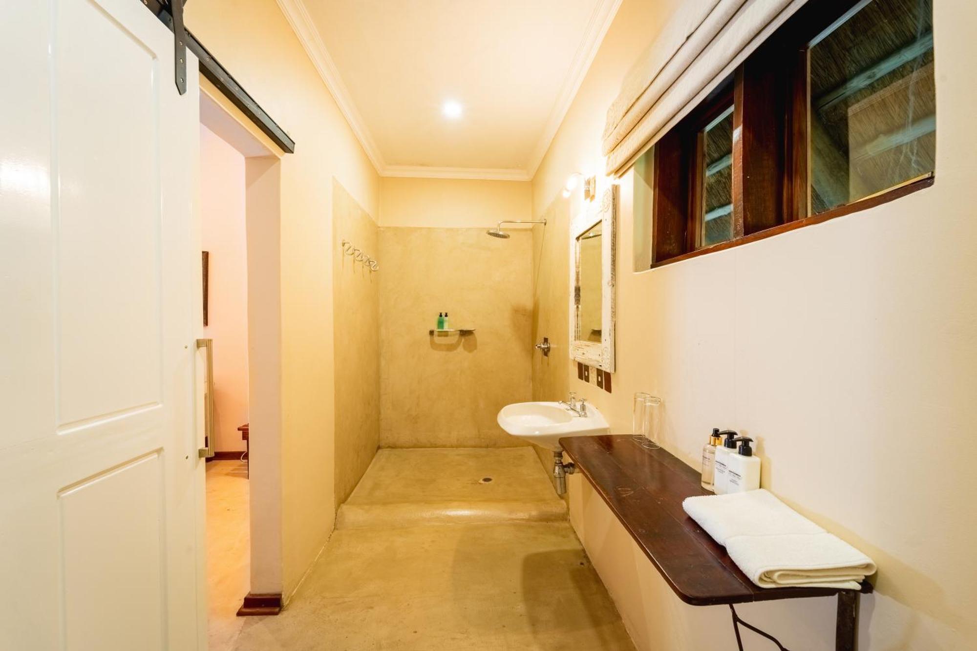Bayete Guest Lodge Air Terjun Victoria Bagian luar foto